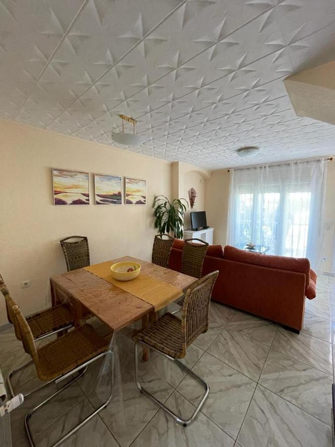 Leones Villa Empuriabrava Eksteriør bilde