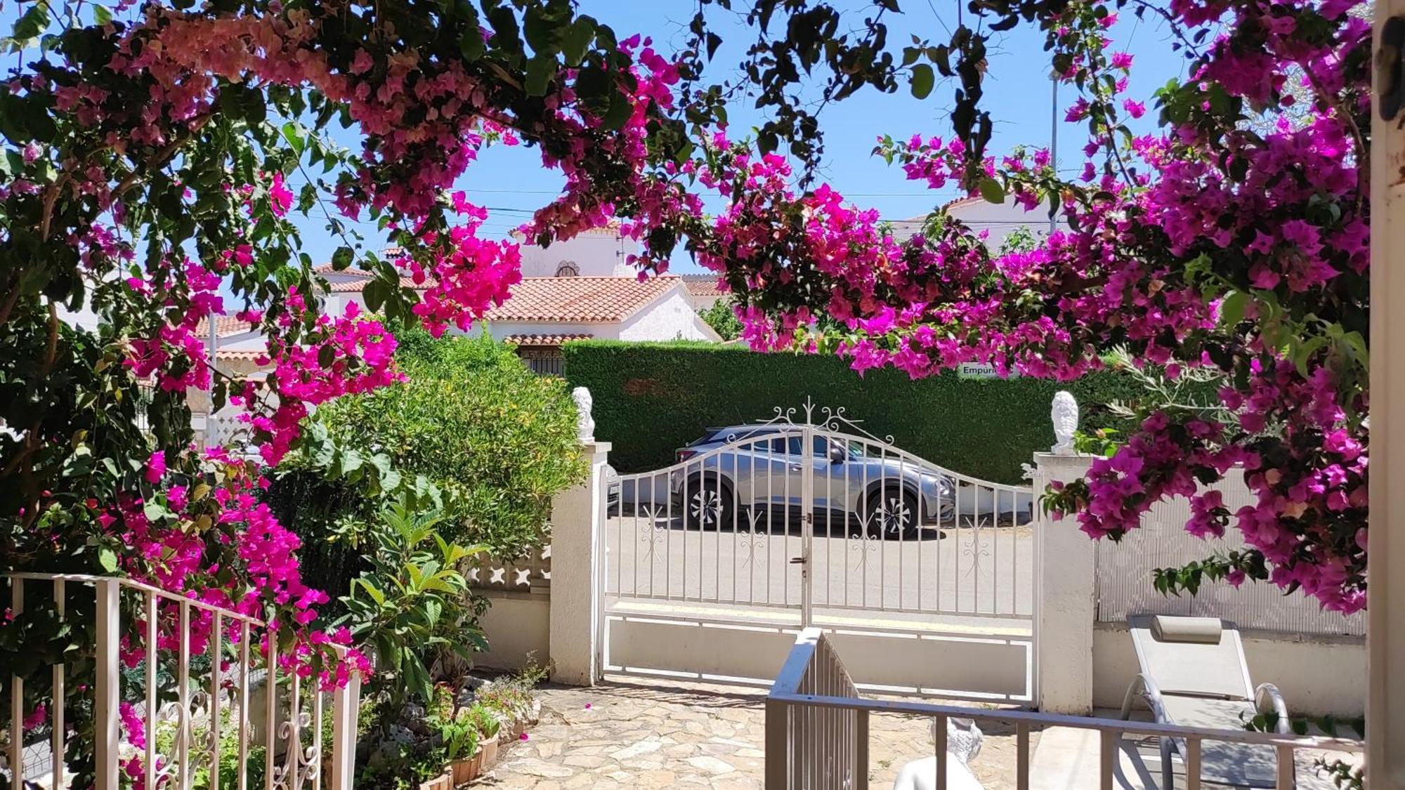 Leones Villa Empuriabrava Eksteriør bilde